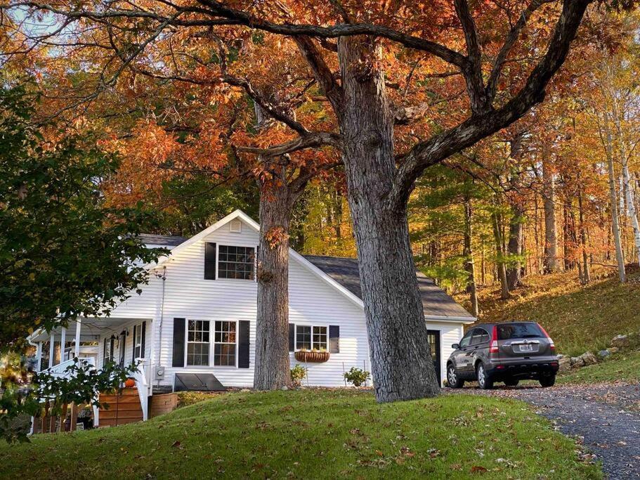 Cozy Cottage, Hot Tub, Fire Pit, 15Min To Hudson And Hiking Catskill Extérieur photo